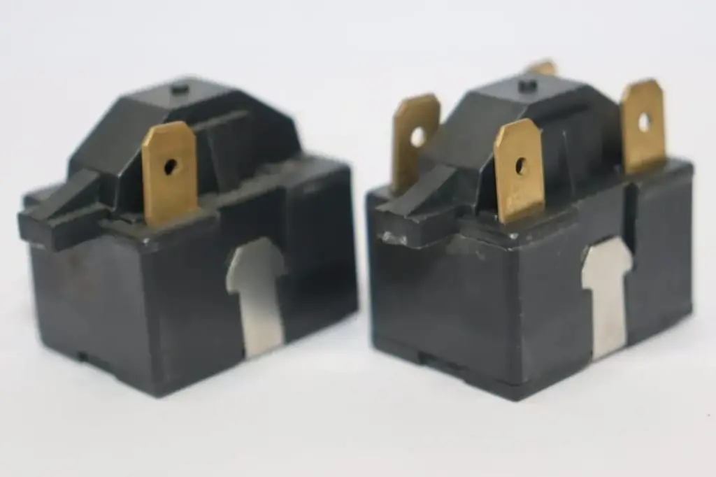 RELAY BLACK